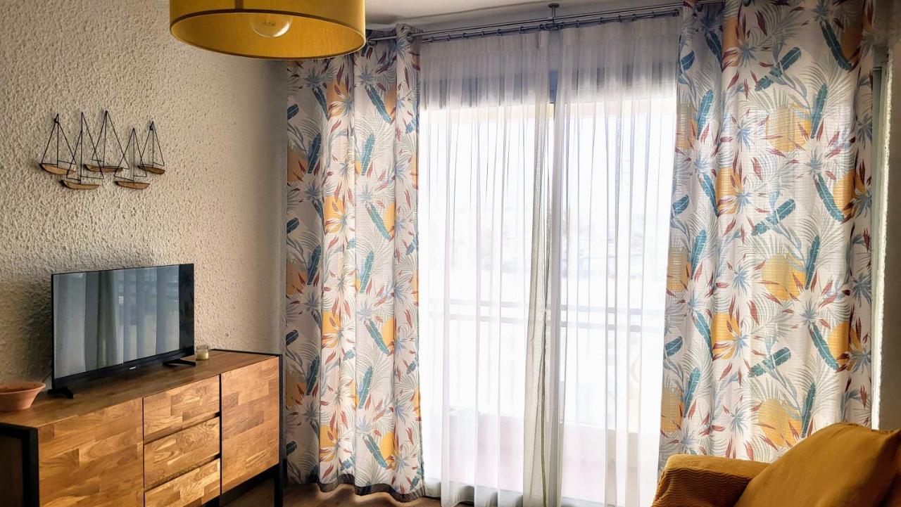 Adorable Petit Appartement Avec Magnifique Vue Sur Le Port De Canet Εξωτερικό φωτογραφία