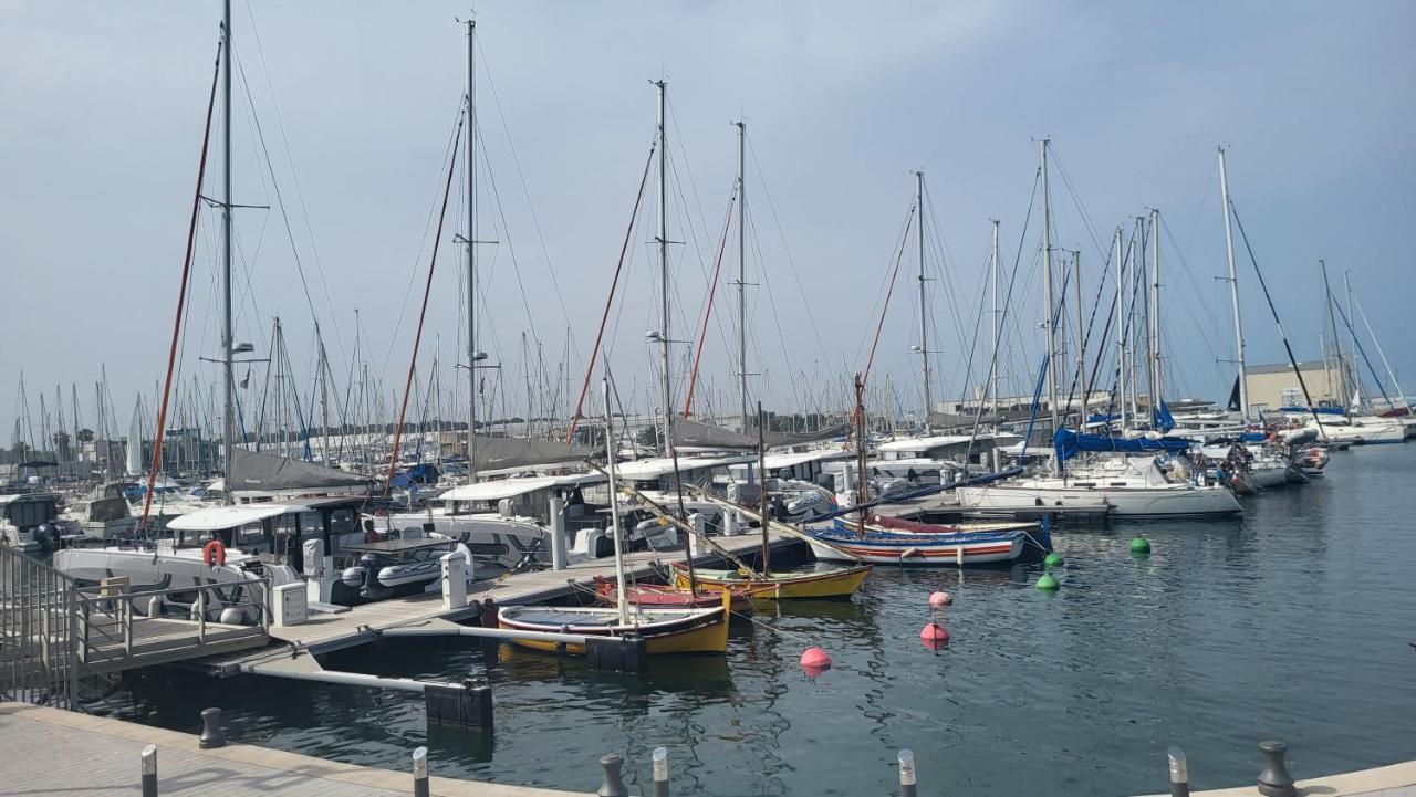 Adorable Petit Appartement Avec Magnifique Vue Sur Le Port De Canet Εξωτερικό φωτογραφία